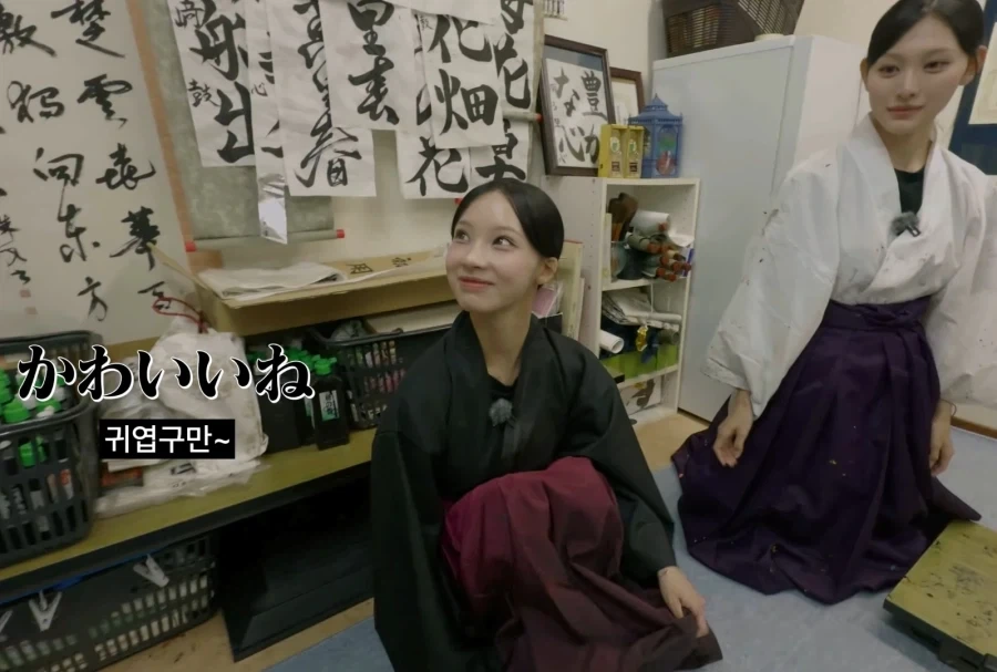 만화 캐릭터같은 실제 일본 서예 선생님 등판해서 난리남 ㅋㅋㅋ_15.webp