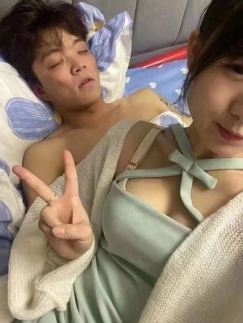 요르와 로이드 실사판_2.webp